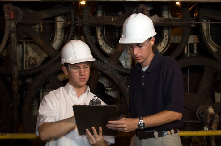 The Safety Benefits of Conveyors and Automation The Safety Benefits of Conveyors and Automation